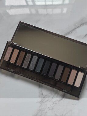 Urban Decay Naked SMOKY EyeShadow Palette